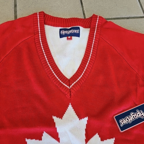 NWT Tipsy Elves Women's Size Small Canada Canadian Maple Leaf Vneck Sweater - Picture 4 of 11